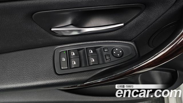 BMW 3-Series 2012 — photo 28