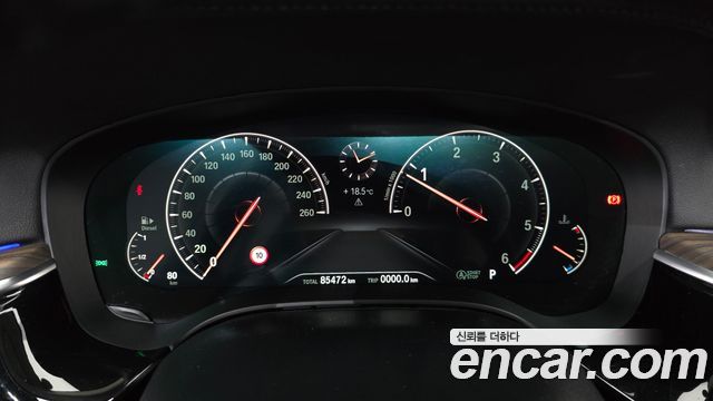 BMW 5-Series 2019 — photo 11