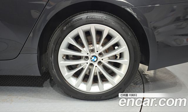 BMW 5-Series 2019 — photo 7