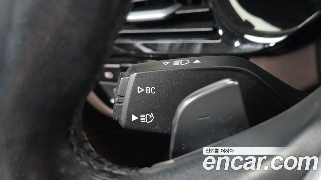 BMW 5-Series 2019 — photo 28