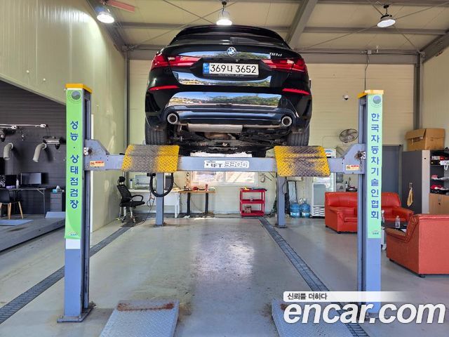BMW 1-Series 2021 — photo 2