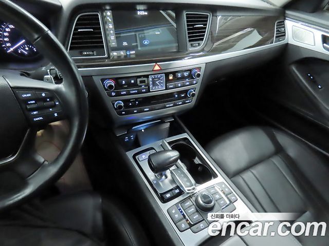 Genesis G80 2018 — photo 10