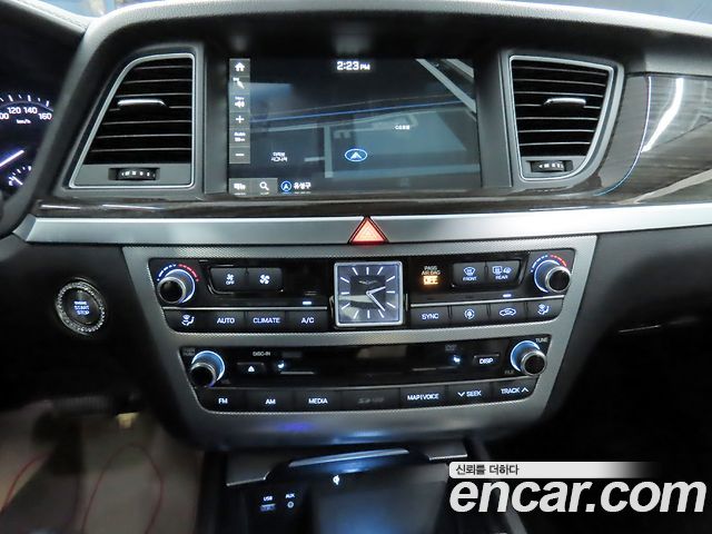 Genesis G80 2018 — photo 11