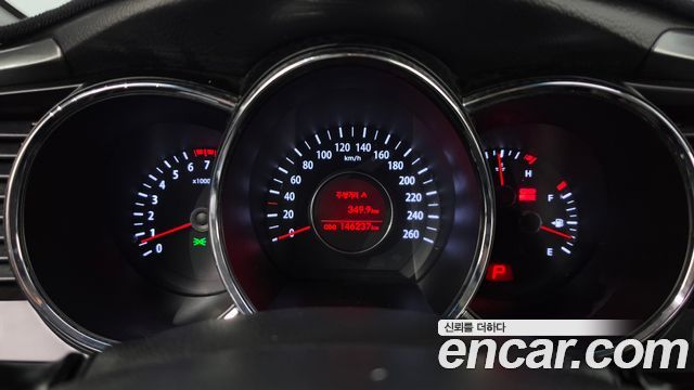 Kia K5 2012 — photo 8