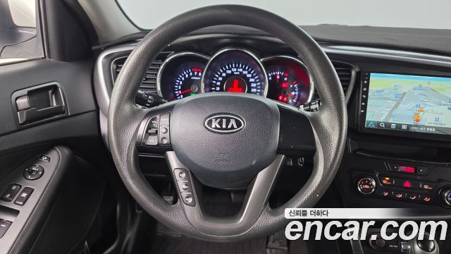 Kia K5 2012 — photo 12