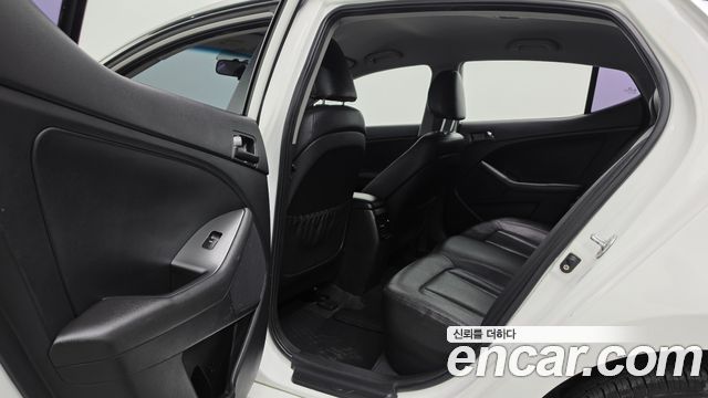 Kia K5 2012 — photo 16
