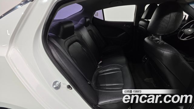 Kia K5 2012 — photo 18