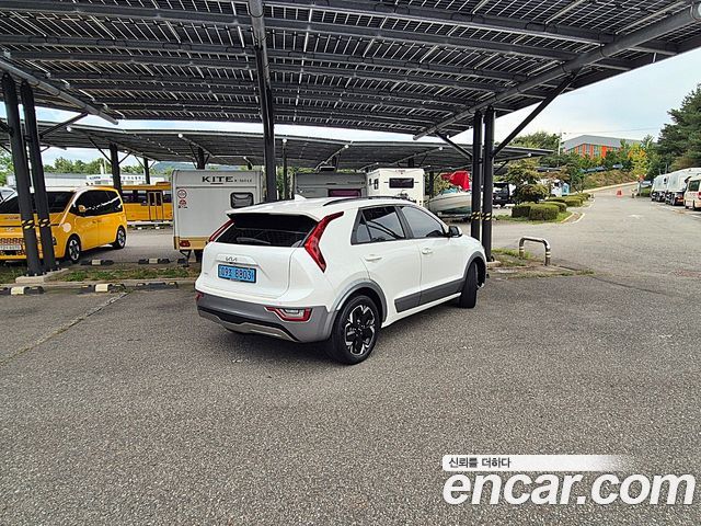Kia Niro 2024 — photo 2