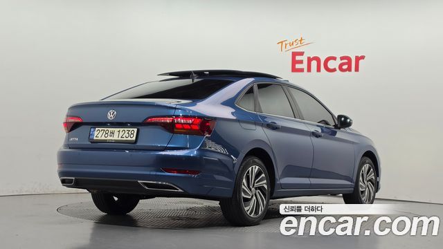 Volkswagen Jetta 2021 — photo 2