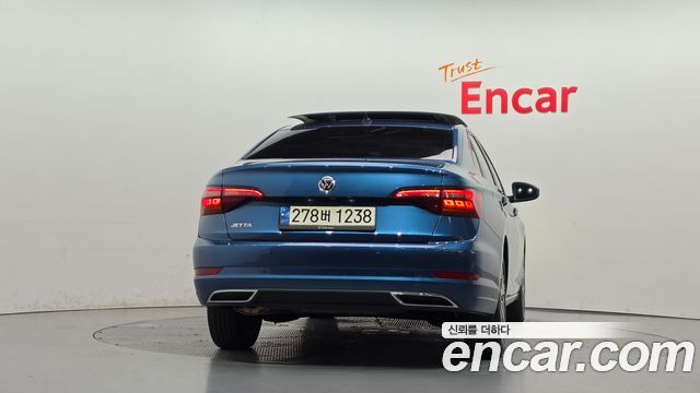Volkswagen Jetta 2021 — photo 4