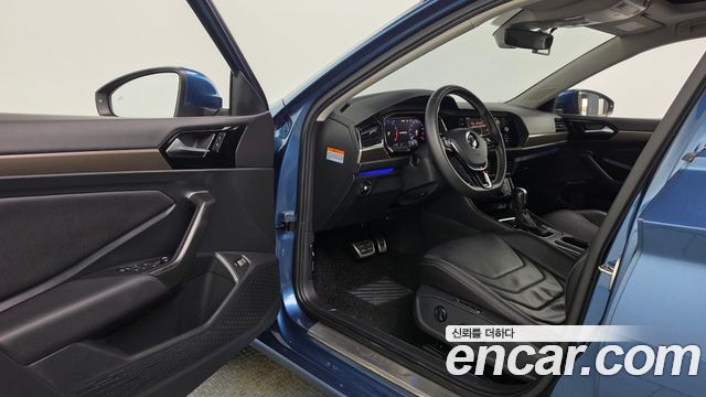 Volkswagen Jetta 2021 — photo 12