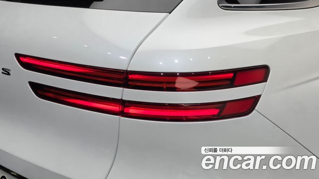 Genesis GV70 2025 — photo 9