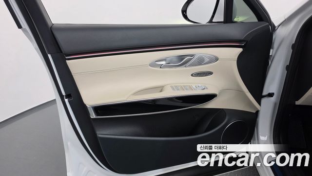 Genesis GV70 2025 — photo 14