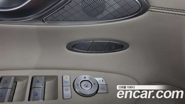 Genesis GV70 2025 — photo 32