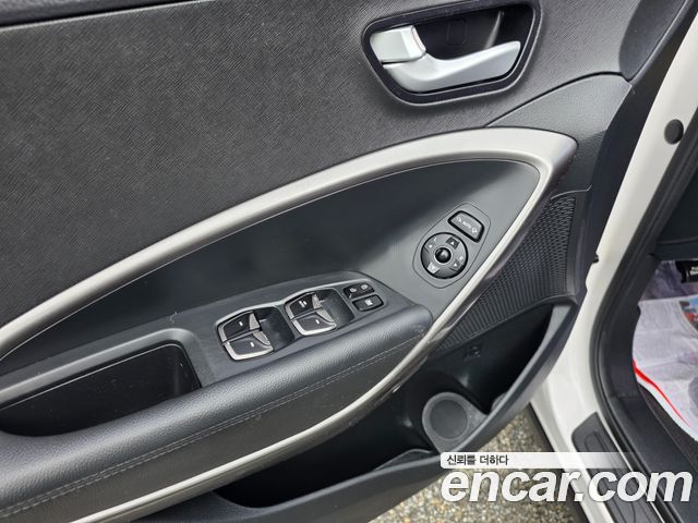 Hyundai Santafe 2016 — photo 16