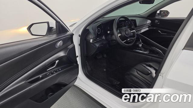 Hyundai AVANTE 2023 — photo 13