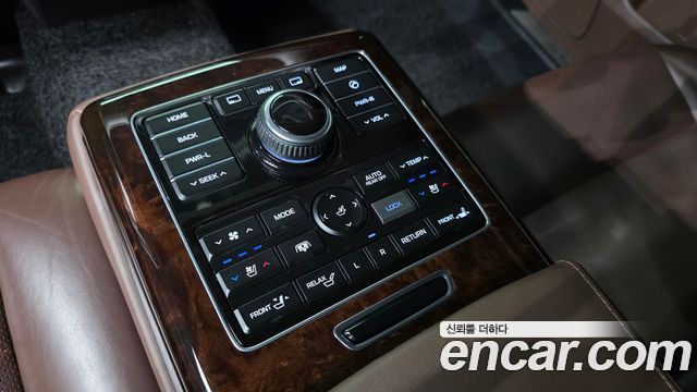 Hyundai Equus 2014 — photo 30