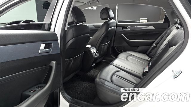 Hyundai Sonata 2016 — photo 11