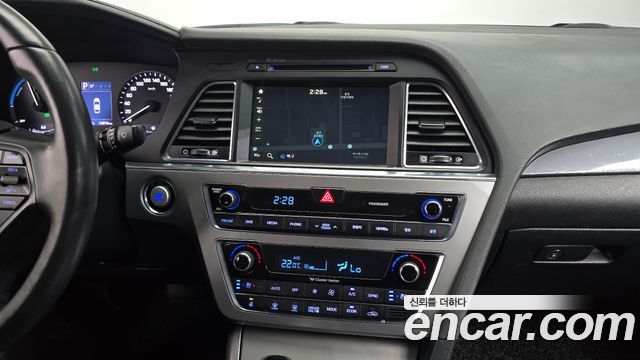 Hyundai Sonata 2016 — photo 13