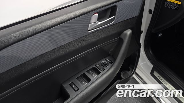 Hyundai Sonata 2016 — photo 17