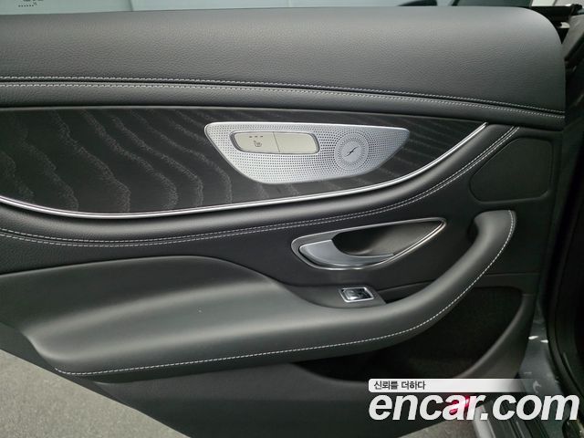 Mercedes-Benz CLS-Class 2022 — photo 13