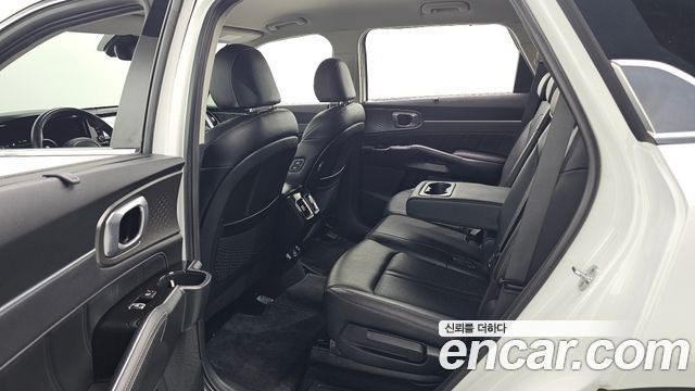 Kia Sorento 2023 — photo 17