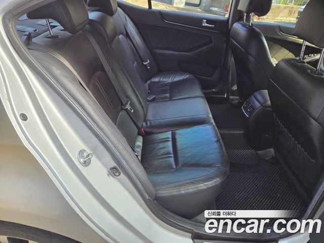 Kia K7 2012 — photo 17