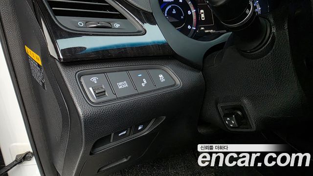 Hyundai Grandeur 2015 — photo 16