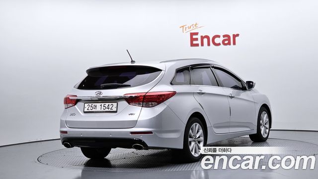 Hyundai i40 2012 — photo 2
