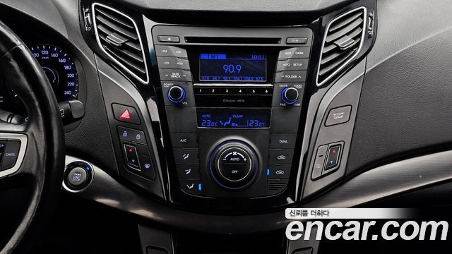Hyundai i40 2012 — photo 14