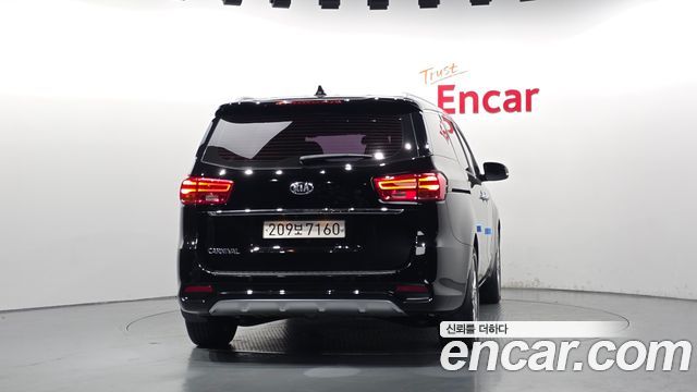 Kia Canival 2020 — photo 4