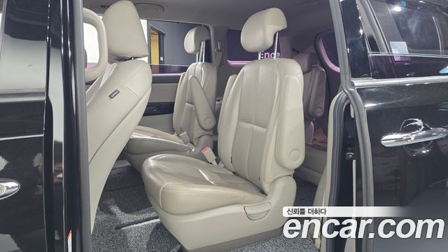 Kia Canival 2020 — photo 17