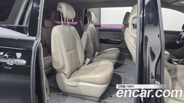 Kia Canival 2020 — photo 18