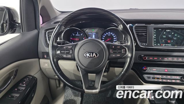 Kia Canival 2020 — photo 22