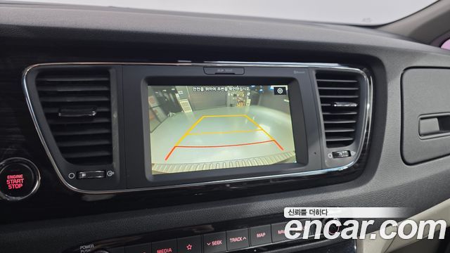 Kia Canival 2020 — photo 23