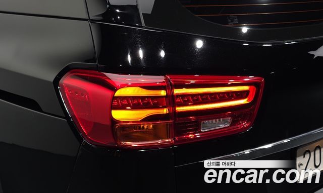 Kia Canival 2020 — photo 9