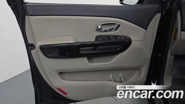 Kia Canival 2020 — photo 15