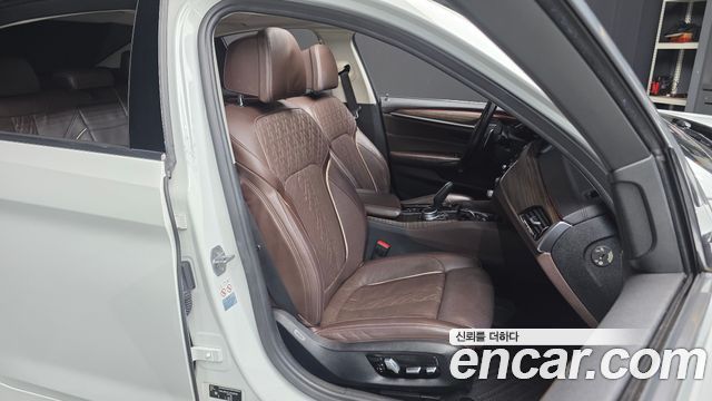 BMW 5-Series 2018 — photo 12