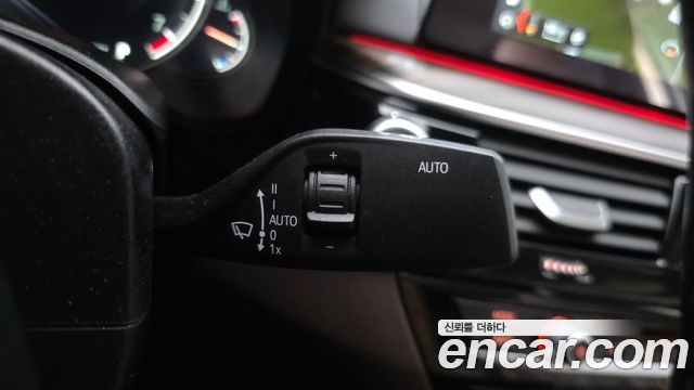 BMW 5-Series 2018 — photo 16