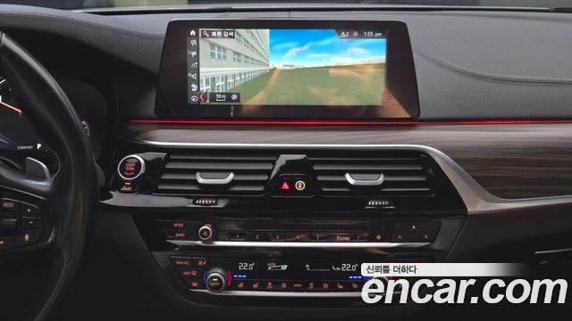 BMW 5-Series 2018 — photo 17