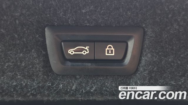 BMW 5-Series 2018 — photo 18