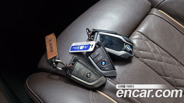 BMW 5-Series 2018 — photo 20
