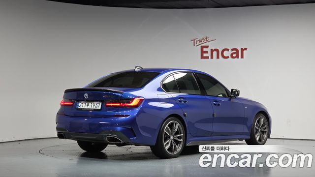 BMW 3-Series 2022 — photo 2