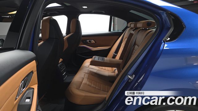 BMW 3-Series 2022 — photo 18
