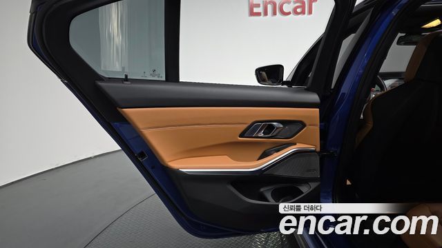 BMW 3-Series 2022 — photo 15