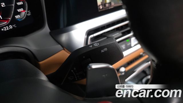 BMW 3-Series 2022 — photo 30