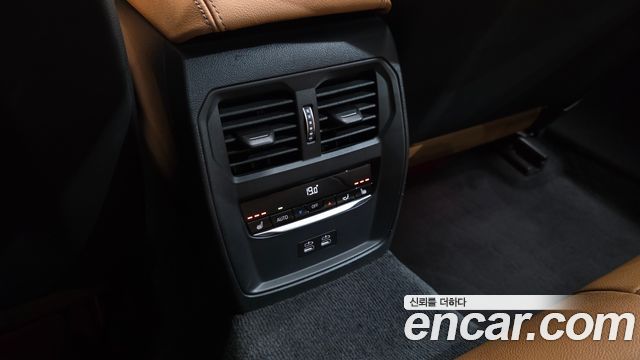 BMW 3-Series 2022 — photo 31