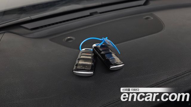 Kia K7 2017 — photo 25