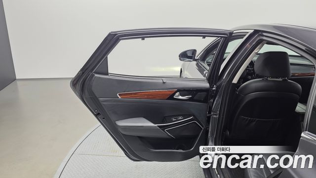 Kia K7 2017 — photo 15