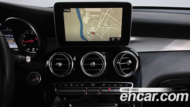 Mercedes-Benz GLC-Class 2019 — photo 19